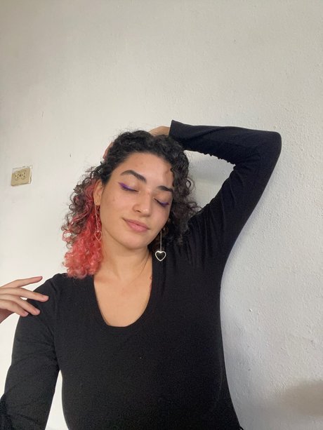 Foto di nudo di fuga di OnlyFans di Mvrieale