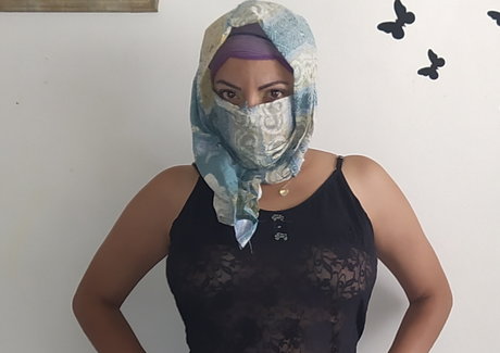 Foto di nudo di fuga di OnlyFans di Real Naughty Muslim Wifey X