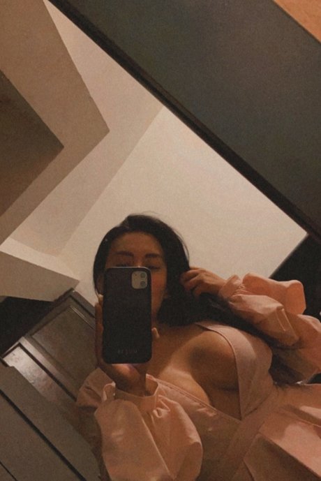 Foto di nudo di fuga di OnlyFans di Nidia Interial