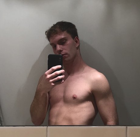 Foto di nudo di fuga di OnlyFans di Ale 