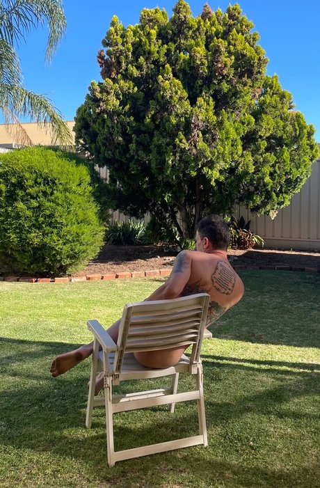 Foto di nudo di fuga di OnlyFans di Naked Russ