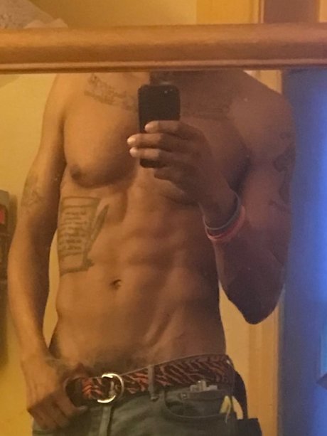 Foto di nudo di fuga di OnlyFans di Saint Do