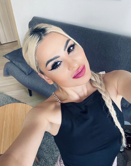 Foto di nudo di fuga di OnlyFans di Nadia