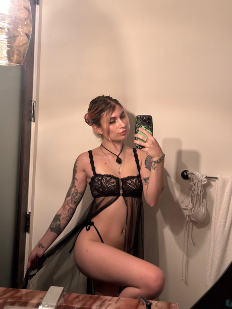 Foto di nudo di fuga di OnlyFans di Fairy Smoke