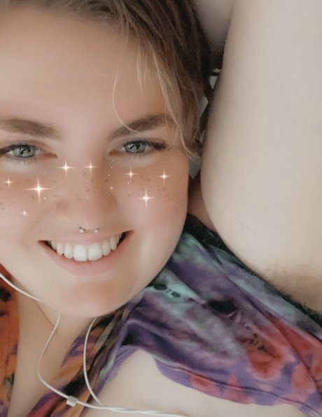 Foto di nudo di fuga di OnlyFans di Curvy Corn 