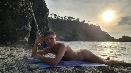 Foto di nudo di fuga di OnlyFans di Enzo Moretti