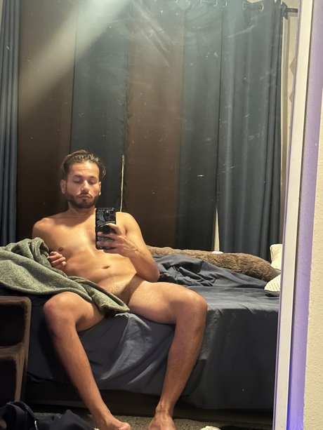 Foto di nudo di fuga di OnlyFans di Dominic 8