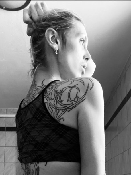 Foto di nudo di fuga di OnlyFans di Ella Hawk