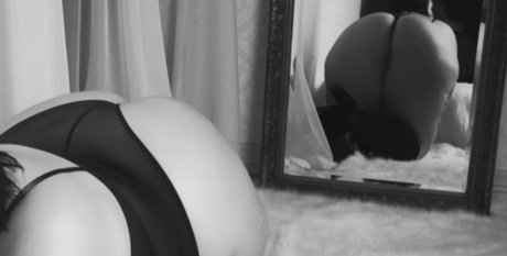 Foto di nudo di fuga di OnlyFans di Curvyausqueen