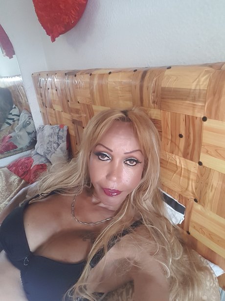 Foto di nudo di fuga di OnlyFans di Desire2908