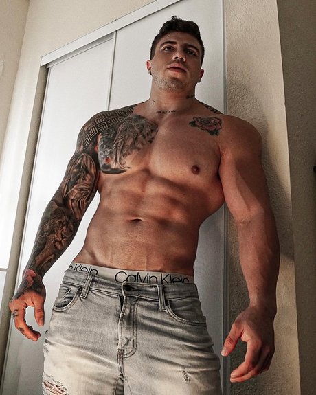 Foto di nudo di fuga di OnlyFans di Dano Ruiseco
