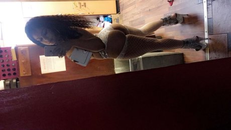 Foto di nudo di fuga di OnlyFans di Destinee Love