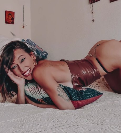Foto di nudo di fuga di OnlyFans di Desire