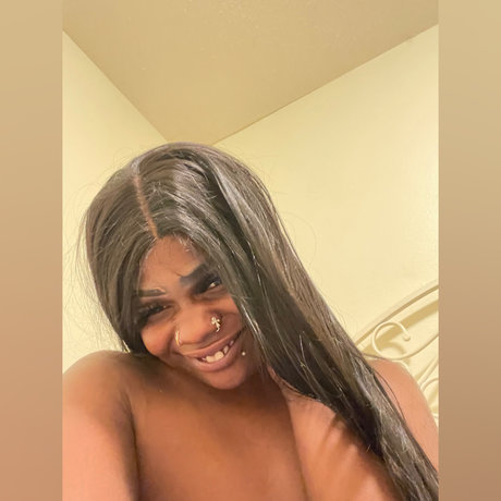 Foto di nudo di fuga di OnlyFans di Freaknastymiamor