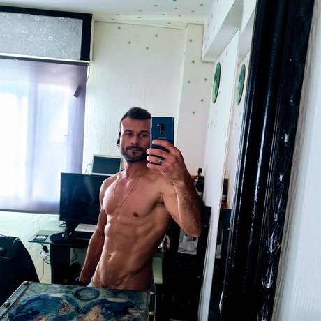 Foto di nudo di fuga di OnlyFans di Danyromeoxxx
