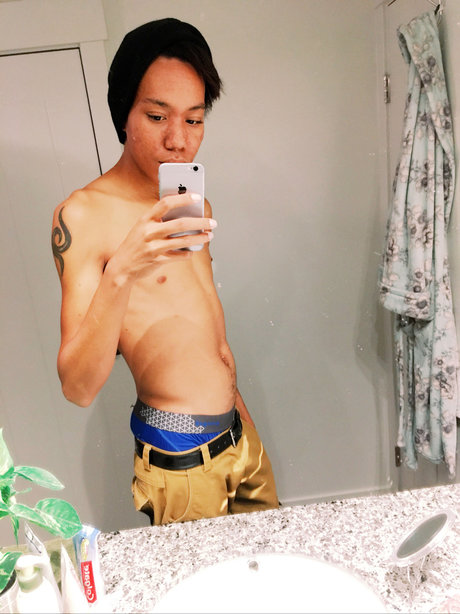 Foto di nudo di fuga di OnlyFans di Eli