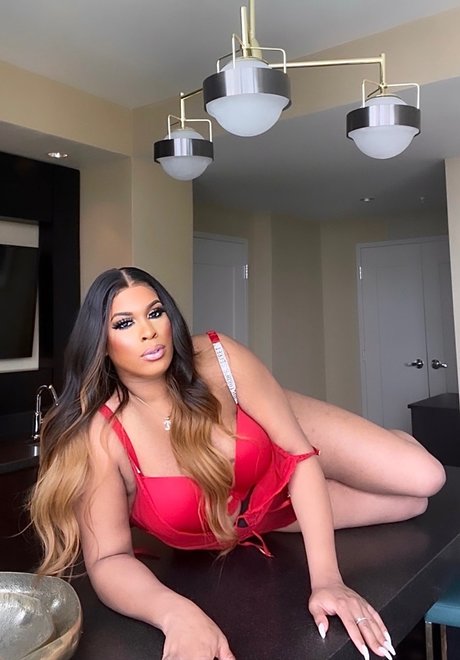 Foto di nudo di fuga di OnlyFans di Mzheadgoddess