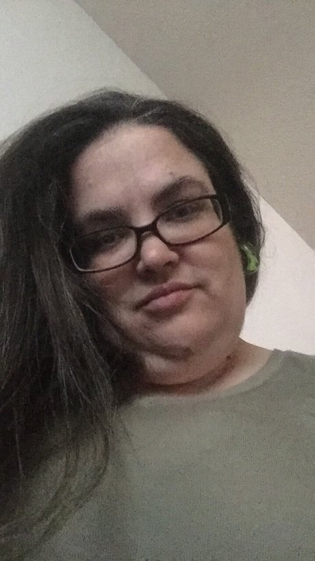 Foto di nudo di fuga di OnlyFans di Mzh