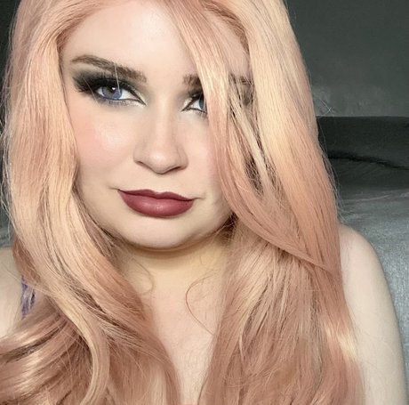 Foto di nudo di fuga di OnlyFans di Mysti Moon  Free  Underconstruction