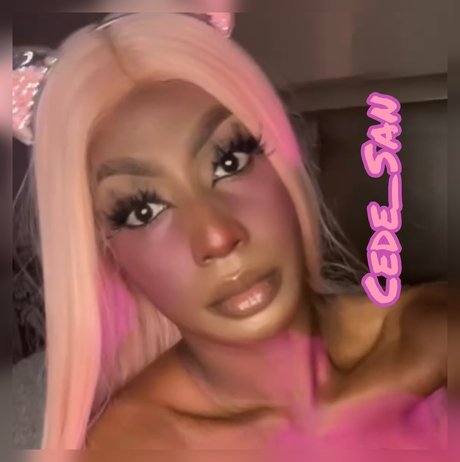 Foto di nudo di fuga di OnlyFans di Cede San