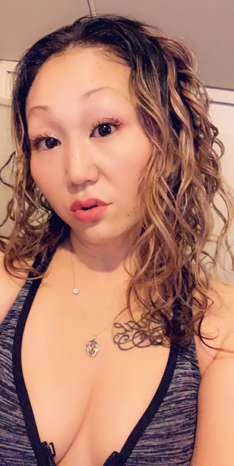 Foto di nudo di fuga di OnlyFans di Lolo
