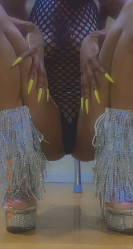 Foto di nudo di fuga di OnlyFans di Bubbles