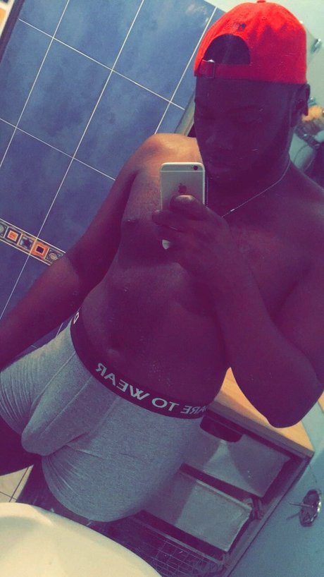 Foto di nudo di fuga di OnlyFans di Jamaican Bowy