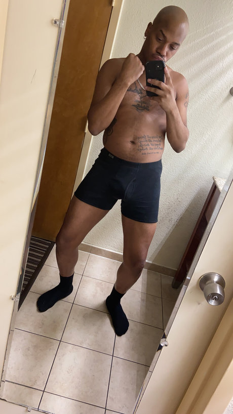 Foto di nudo di fuga di OnlyFans di Naryk Enal
