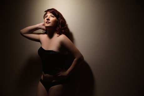 Foto di nudo di fuga di OnlyFans di Naomicosplayerphotomodel