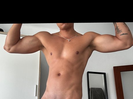 Foto di nudo di fuga di OnlyFans di Nano Maso