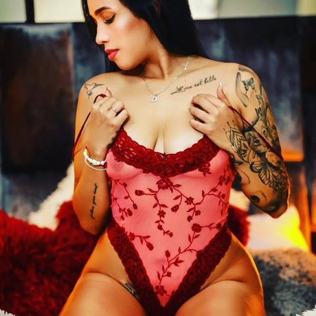 Foto di nudo di fuga di OnlyFans di Nanii