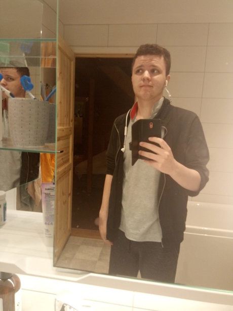 Foto di nudo di fuga di OnlyFans di Darius Bakken