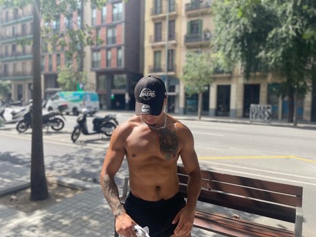 Foto di nudo di fuga di OnlyFans di Derek