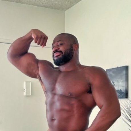 Foto di nudo di fuga di OnlyFans di Cocoamuscle