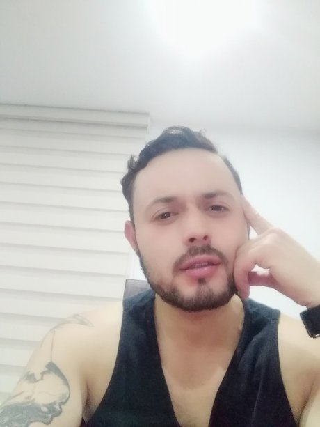 Foto di nudo di fuga di OnlyFans di David Ladino Penchi Mc