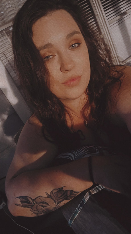 Foto di nudo di fuga di OnlyFans di Delilah Leigh