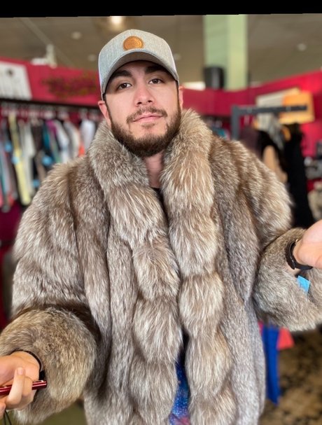 Foto di nudo di fuga di OnlyFans di Divine Entertainment