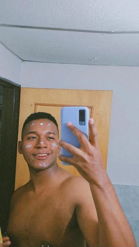 Foto di nudo di fuga di OnlyFans di Jose Padilla
