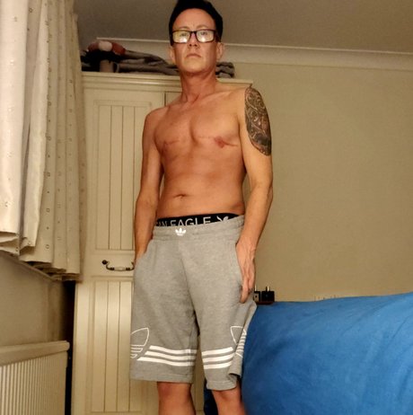 Foto di nudo di fuga di OnlyFans di Bruce Hills