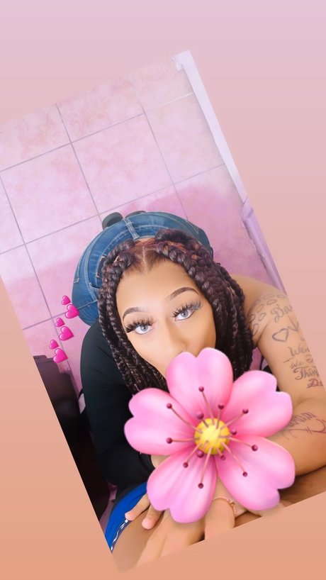 Foto di nudo di fuga di OnlyFans di Naturalbaddie