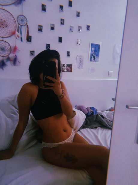 Foto di nudo di fuga di OnlyFans di Nana