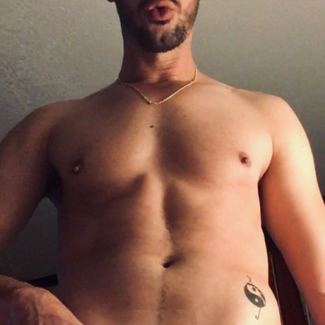 Foto di nudo di fuga di OnlyFans di Nick Namrepus