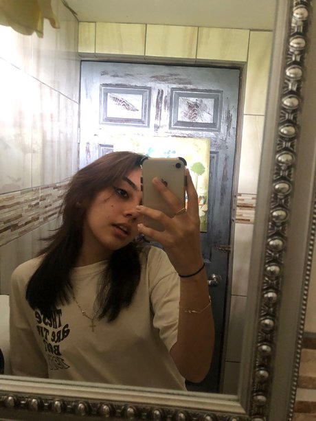 Foto di nudo di fuga di OnlyFans di Nathalie