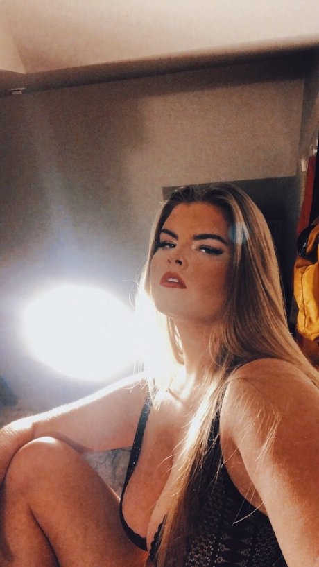 Foto di nudo di fuga di OnlyFans di Nathalie T