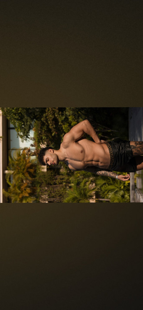 Foto di nudo di fuga di OnlyFans di Fitnarad
