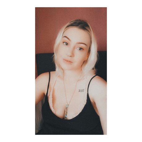 Foto di nudo di fuga di OnlyFans di Brooke