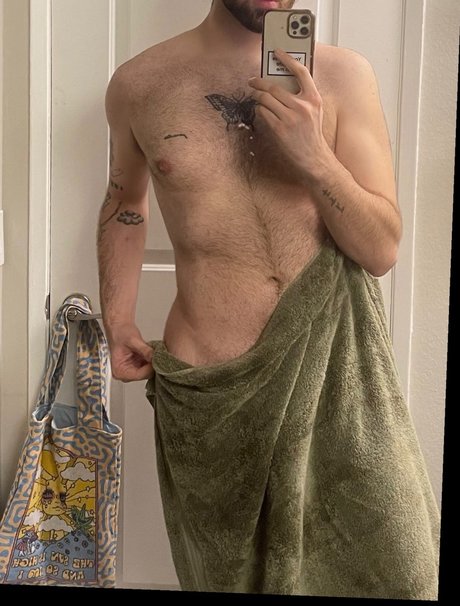 Foto di nudo di fuga di OnlyFans di Chris Georges