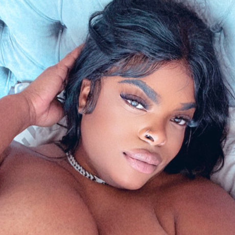 Foto di nudo di fuga di OnlyFans di Big Mama