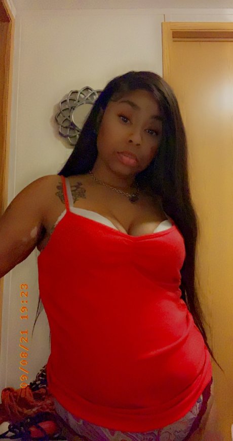 Foto di nudo di fuga di OnlyFans di Nia Mzcarameldeluxxx8