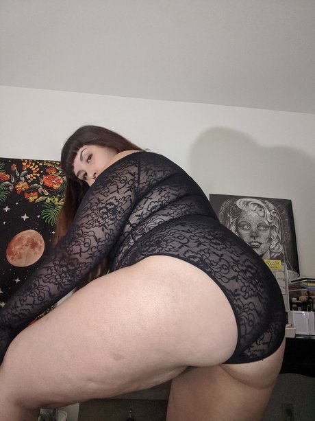Foto di nudo di fuga di OnlyFans di Curvycocosboutique